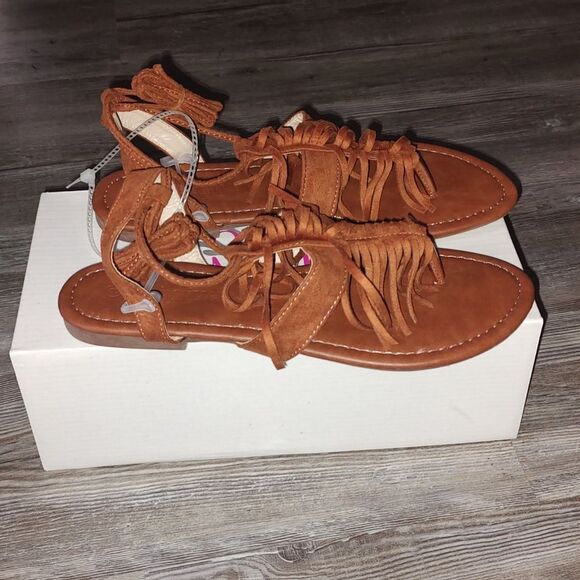 Olivia Miller Cognac Fringe Sandals Sz 8 NIB - Picture 4 of 6